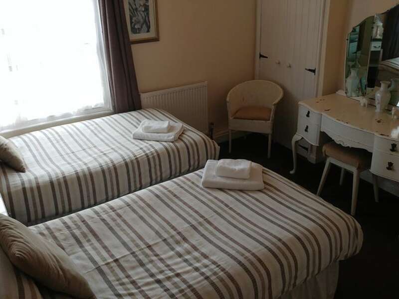 Twin Room (inc. Breakfast)